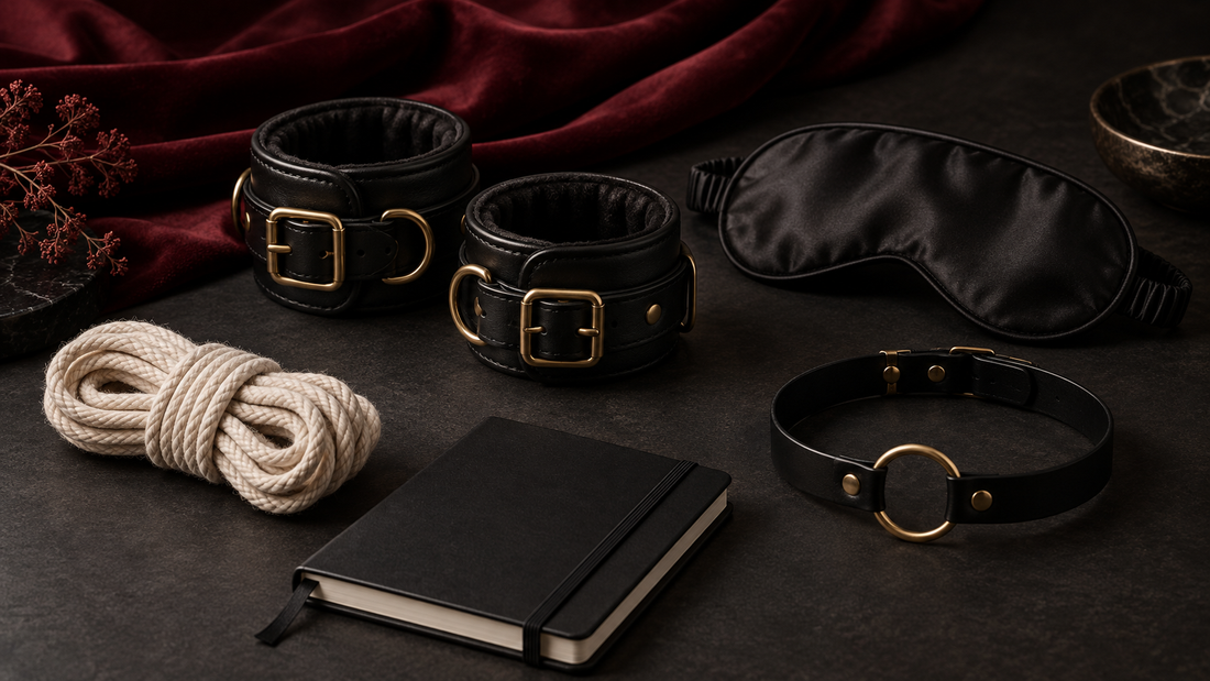 BDSM pour débutants : accessoires, corde, bandeau et collier