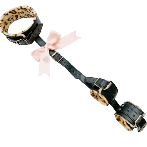 BDSM-set med halsband och manschetter, leopardmönster — produktbild