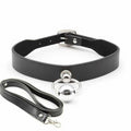 Halsband i slätt läder med O-ring och koppel — produktbild