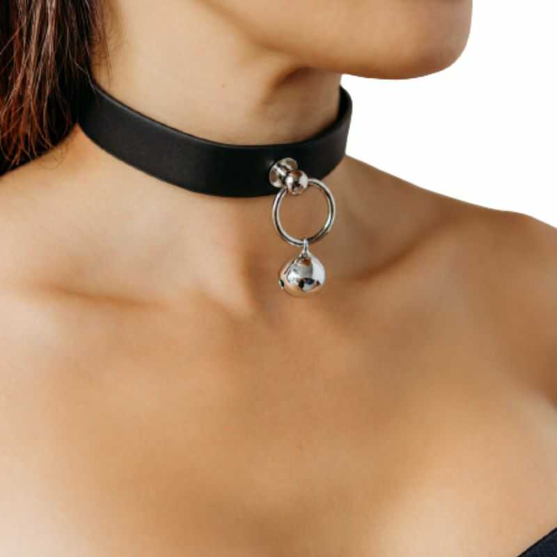Halsband i slätt läder med O-ring och koppel — produktvy 2