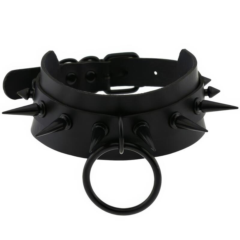 Choker BDSM gotico con borchie brunite — immagine prodotto