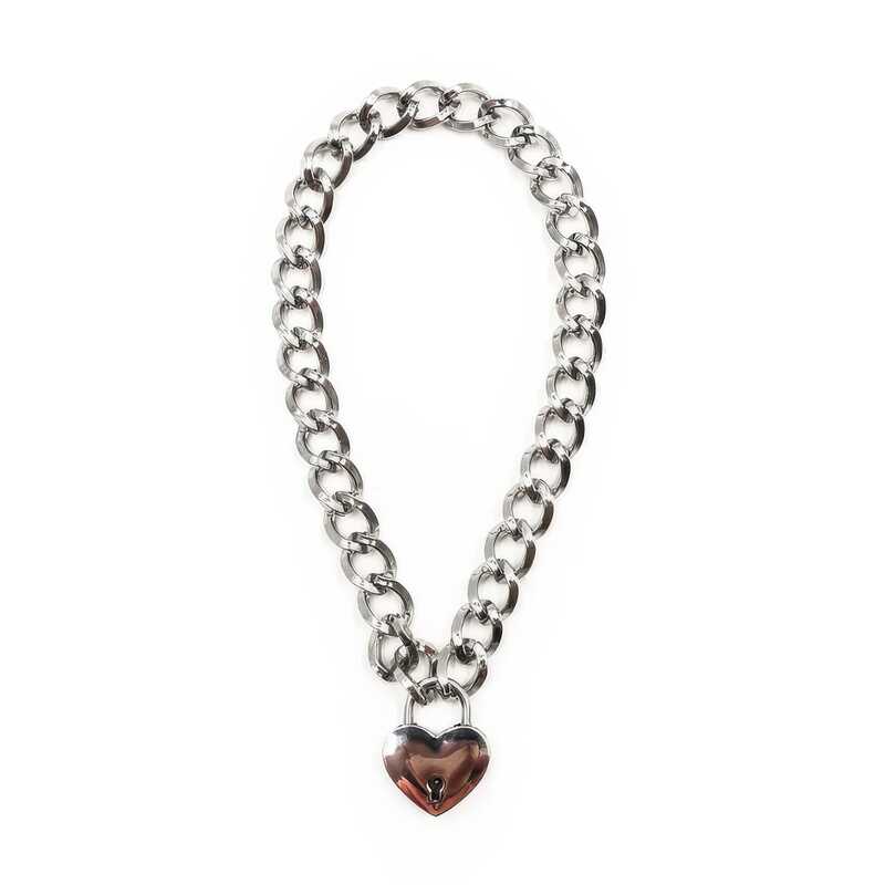 Choker BDSM a catena in ferro lucido con lucchetto a cuore — vista prodotto 4
