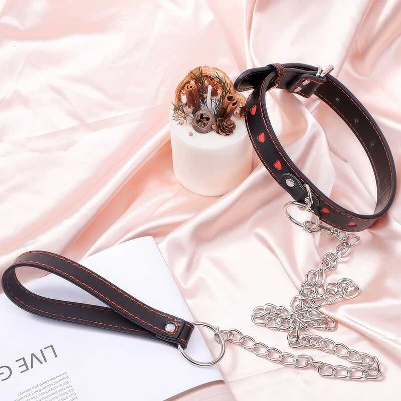 Hearts BDSM Collar — product view 3